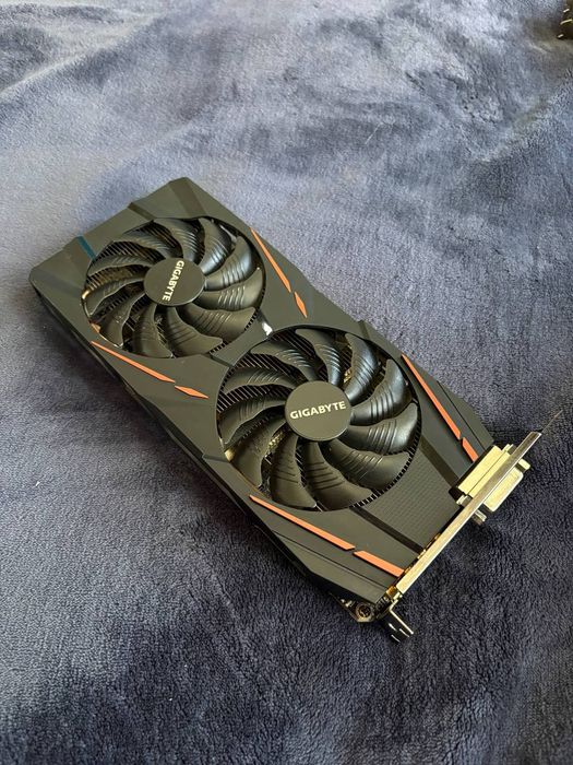 Продам видеокарту RX570 gaming