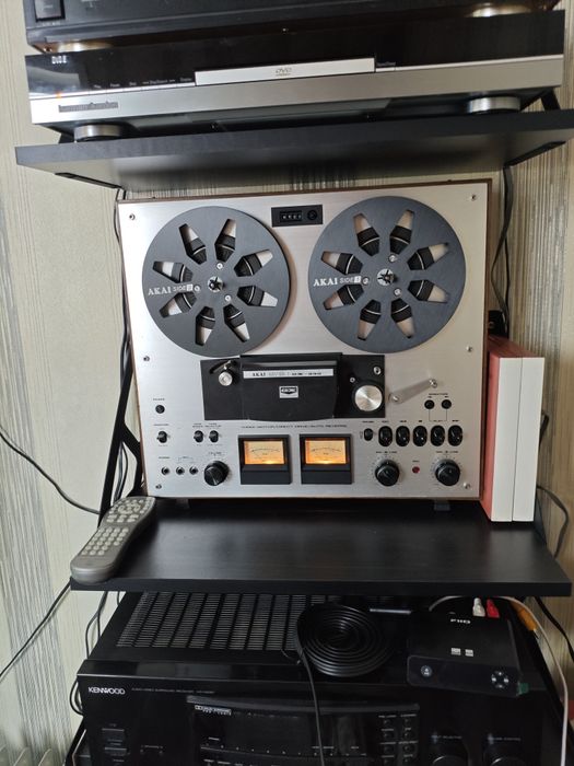 Катушечный магнитофон AKAI -230 D.