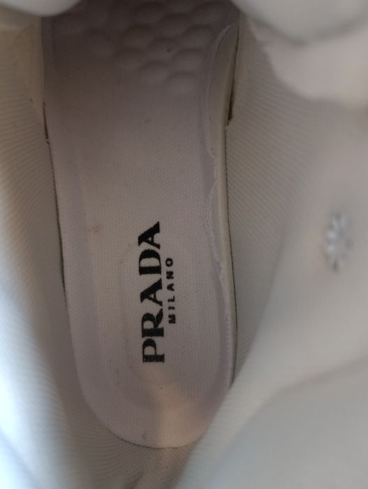 Продавам Боти Prada
