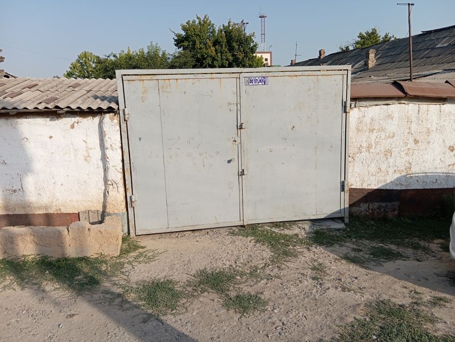 3 хонали ховли сотилади