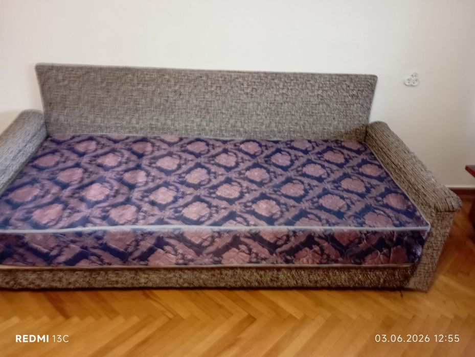 Диван-кровать  в хорошем состоянии