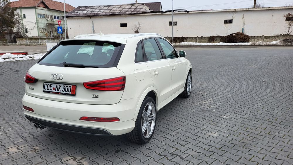Vând Audi Q3 4X4( quqtrro)S-LINIE cutie automată 7+1 viteze euro 5 Imp