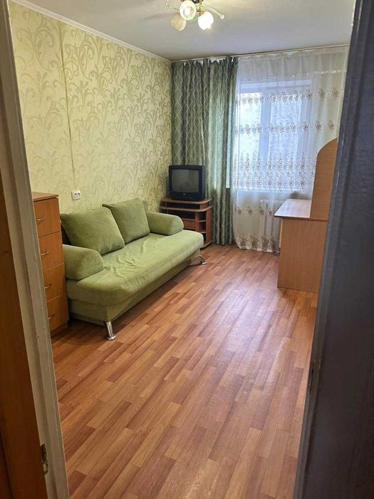 Продам 3 ком кварт в р-оне м. Северный