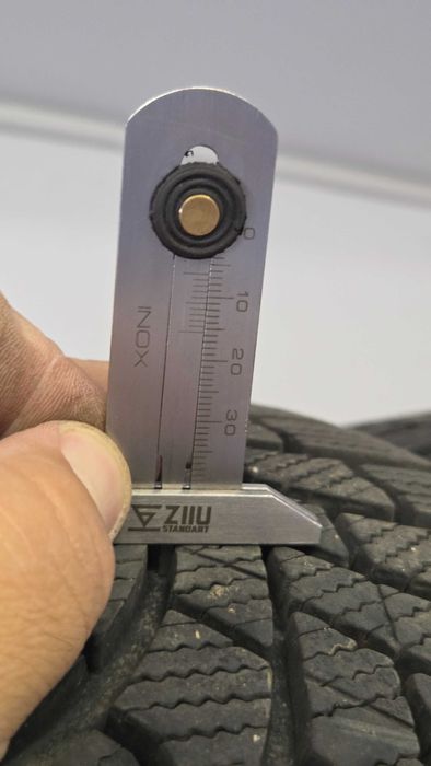 4 зимни гуми Bridgestone Blizzak LM005 185/60 R15 с алуминиеви джанти