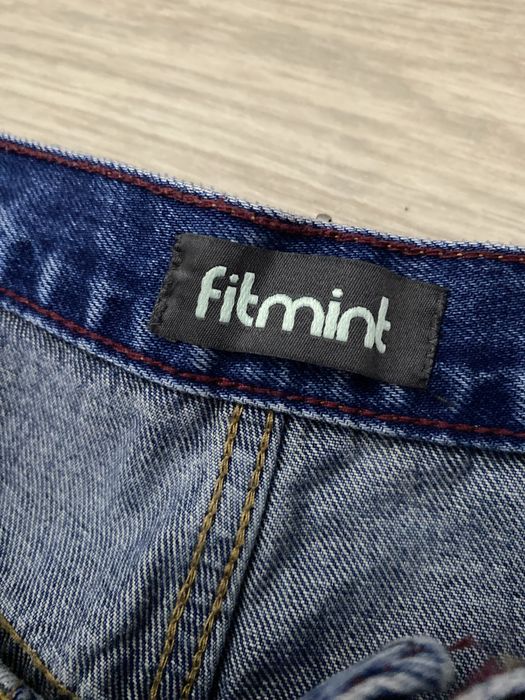 Продам женские джинсы