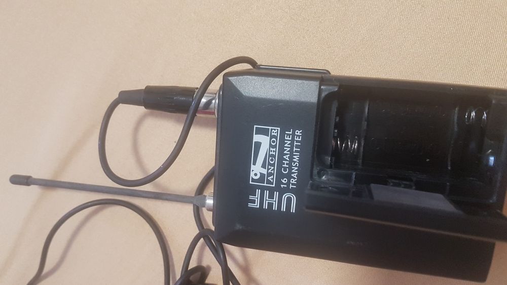 Lavaliera    UHF