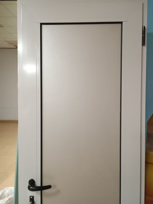 Алуминиеви Врати за баня сив цвят