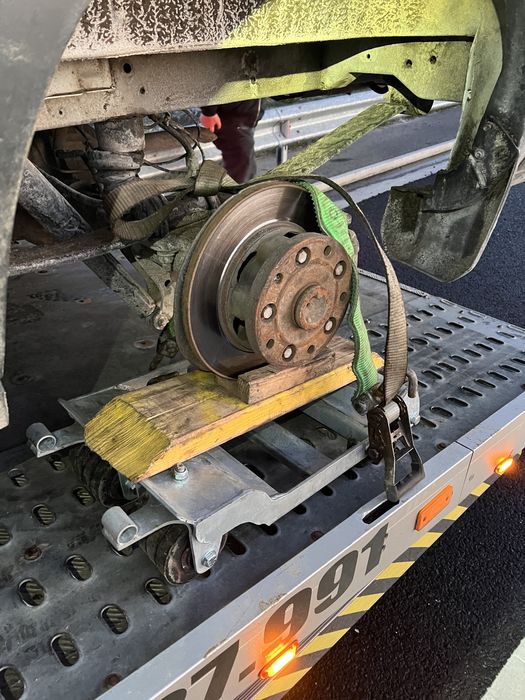 Tractări Auto NON-STOP Ploiești | Platformă Auto & Dube | 24/7