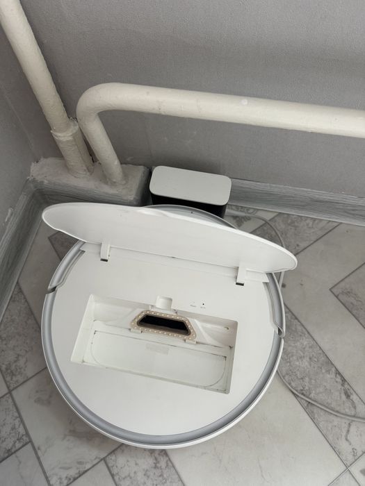 Продается робот-пылесос Xiaomi Mi Robot Vacuum-Mop 2