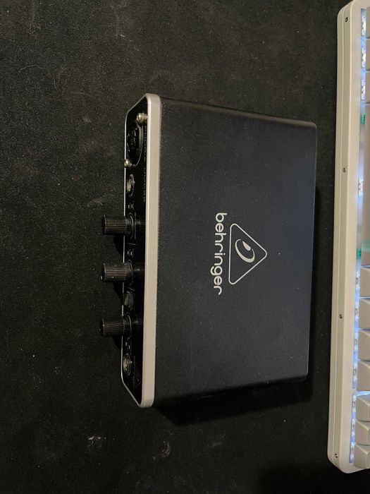 Behringer B-1, U-PHORIA UMC22