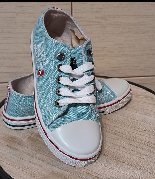 Bascheti , tenesi copii noi Lois Jeans, marime 34