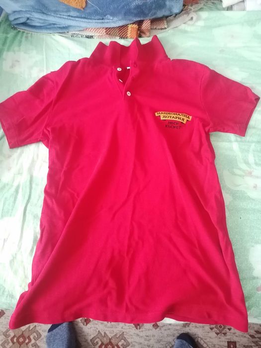 Продавам 3 броя нови тениски - размер М - на обща цена 15 лв.