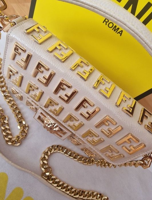 Geanta nude Fendi mini piele naturala,saculet,factura