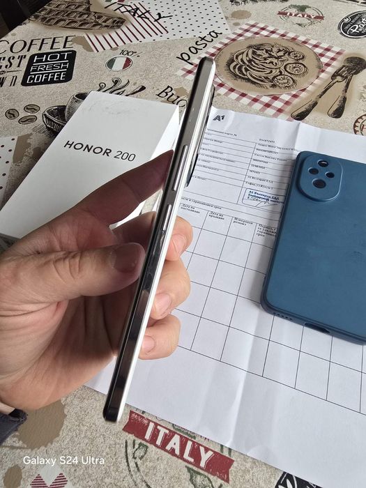 Honor 200 12/512GB.  Гаранция
