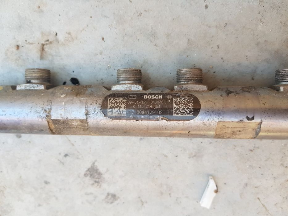 Горивна рейка бмв е90 е91 е60 е61 е92 е87 н47д20