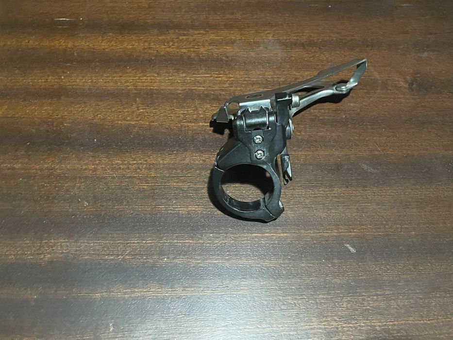 Преден дерайльор, команда и плоча Shimano