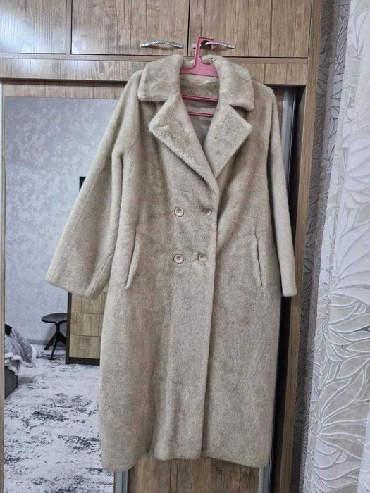 Продается пальто (шуба)/Сотилад пальто