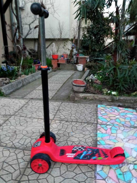 Детска тротинетка Street Race червена