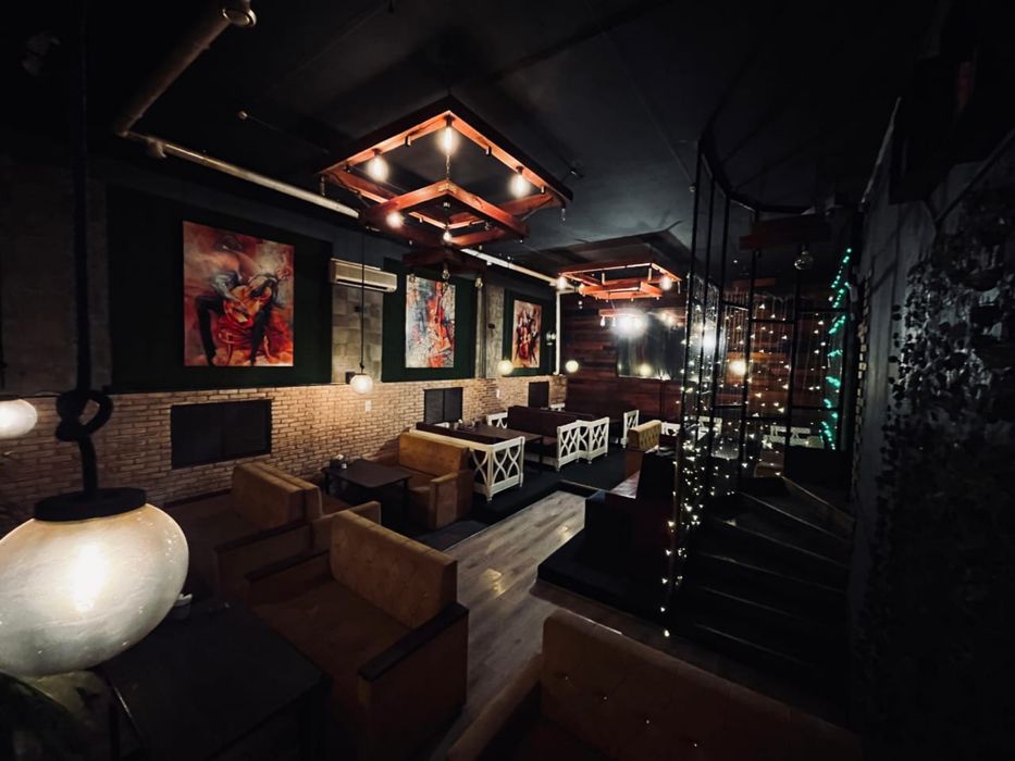 Лаунж бар в центре города