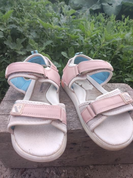 Продам детские босоножки для девочки