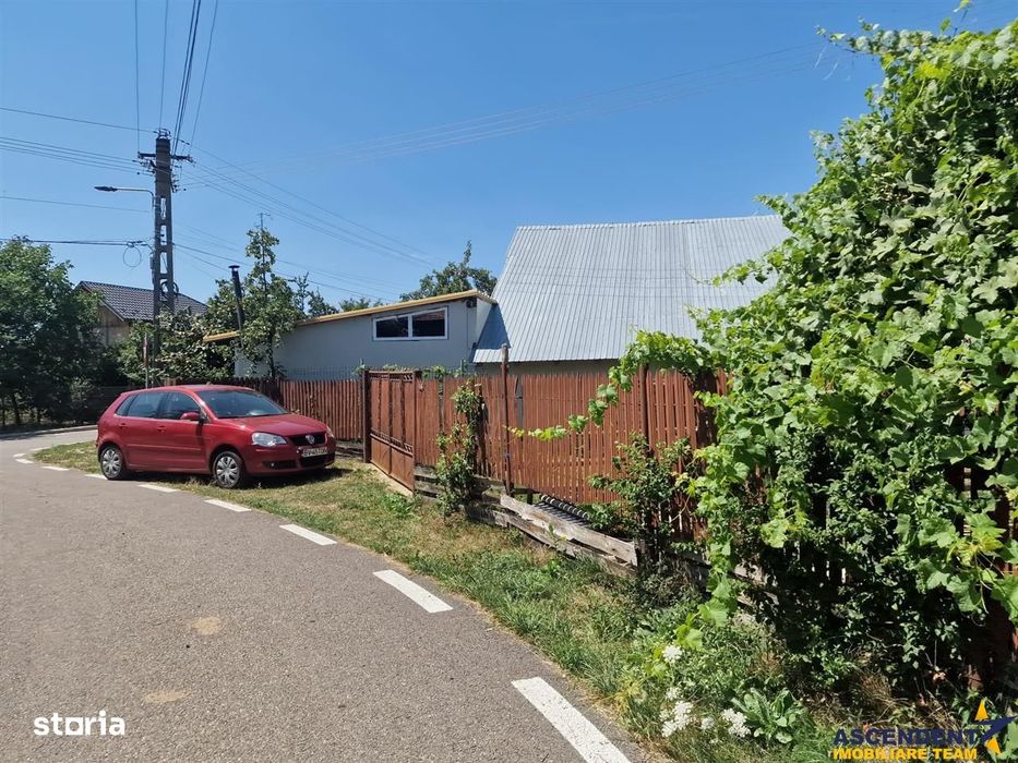 Casa traditionala, cu 2.000mp teren roditor, Izvoarele, Prahova