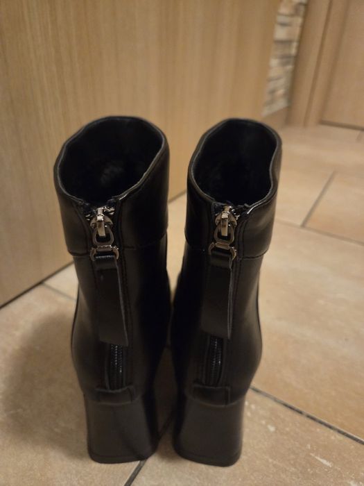 Дамски обувки с ток