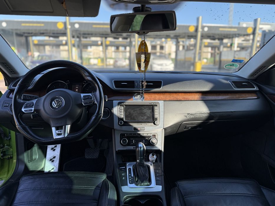 Volkswagen Passat CC 2011