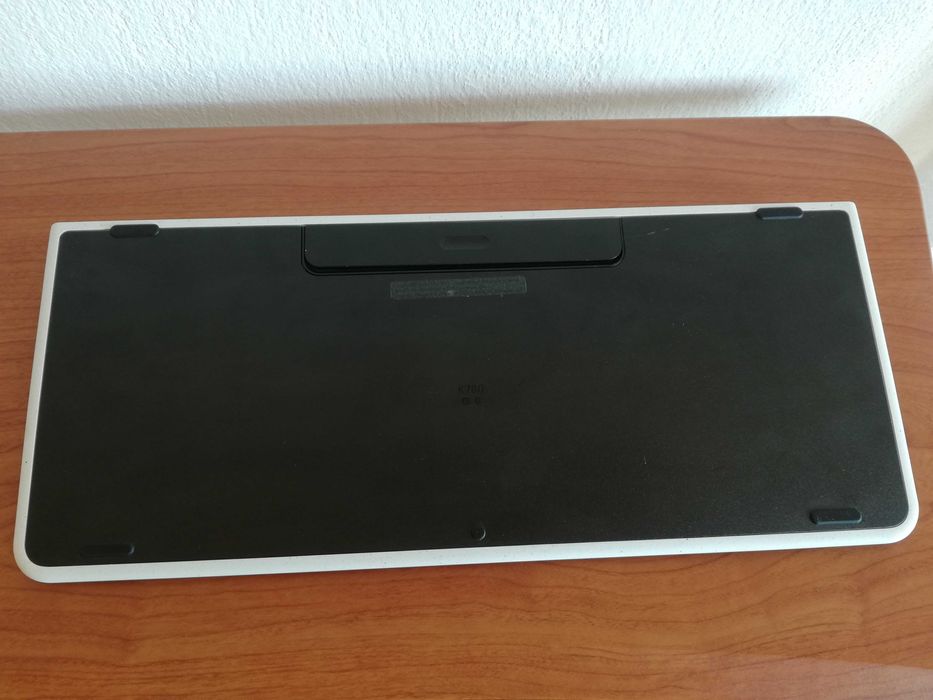 Logitech K780 Unify и Bluetooth клавиатура