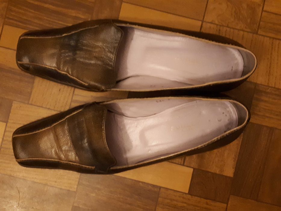 Продавам кафяви ниски елегантни обувки от естествена кожа