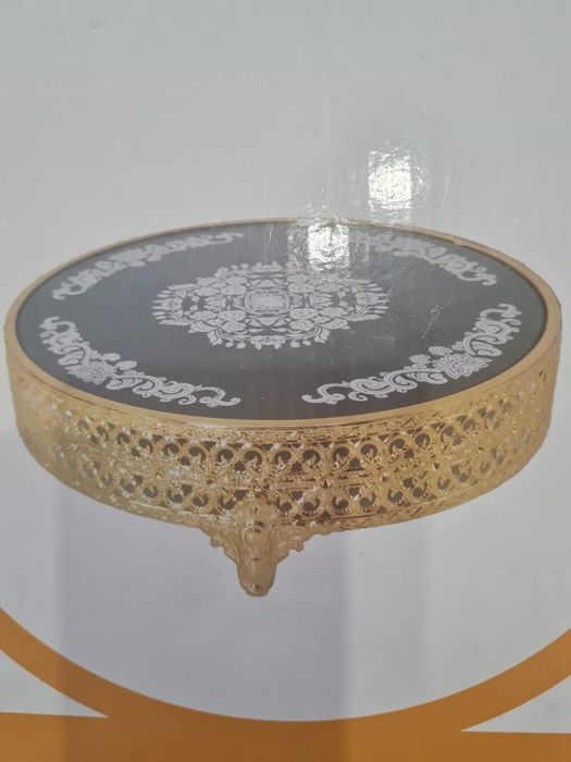 Продаю тортовницы