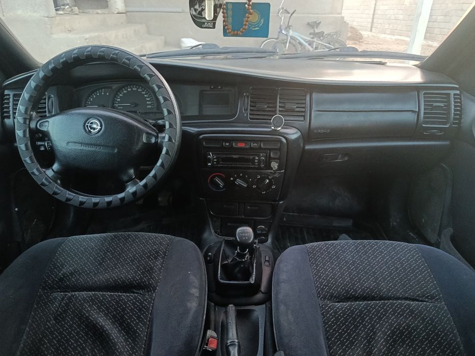 Opel Vectra  1.8