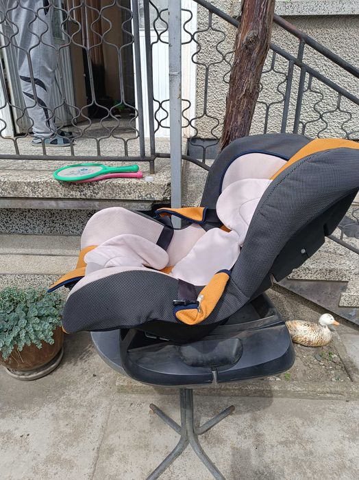 Детско столче за кола Moni