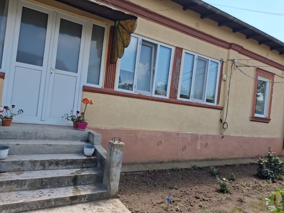 Casa cu teren Cosoveni 2173mp 118000 euro negociabil