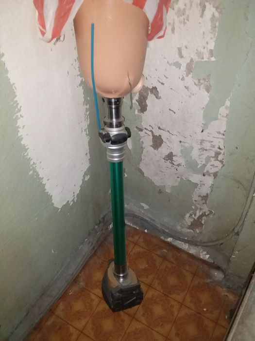 Протез бедра.. Протез ноги