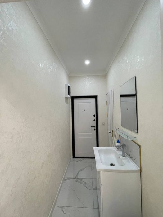 Срочно продается офис с арендатором чиланзар 2 кв 50м2