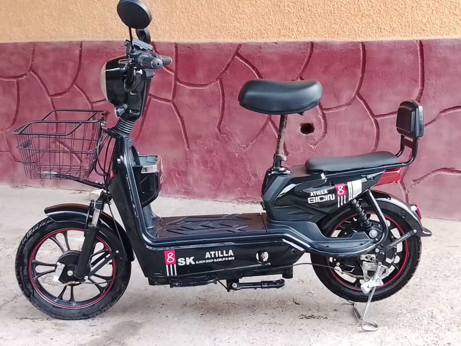 Электроскутер продаю