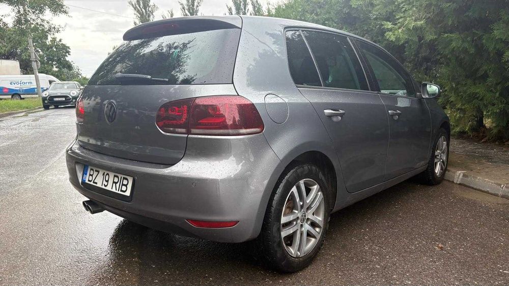 VOLKSWAGEN Golf 2010 — imagine 4