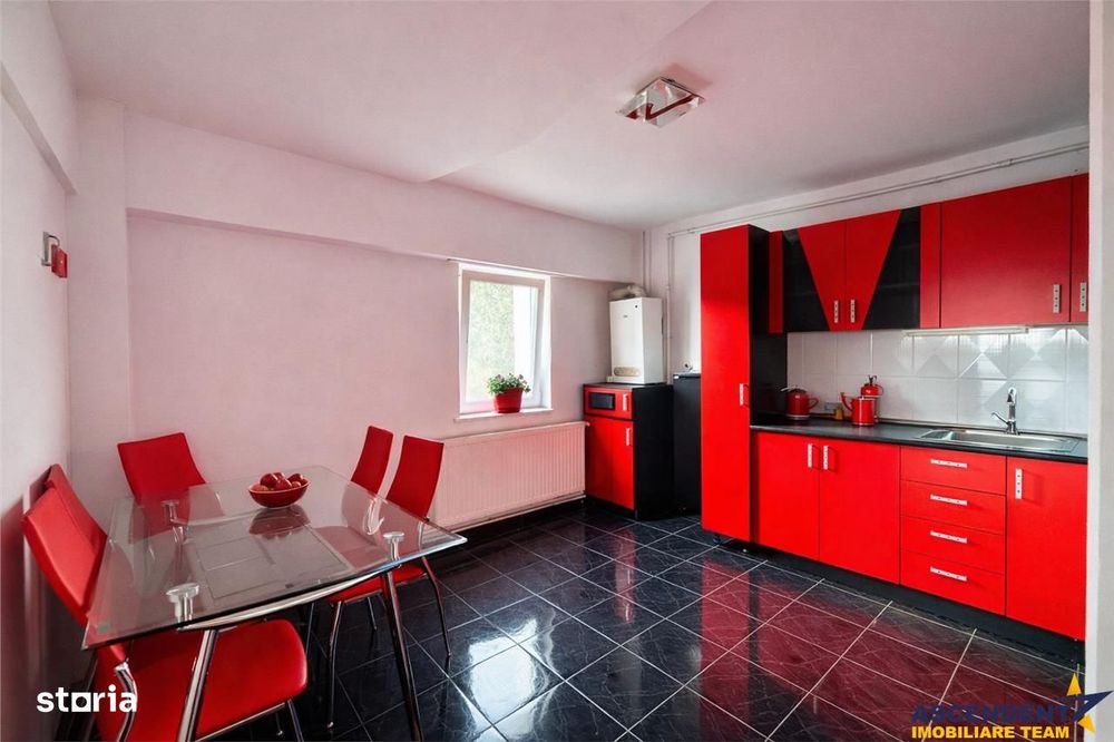 FILM! Apartament 3 camere,decomandat, spatios,luminos,2 bai,Targu Secu