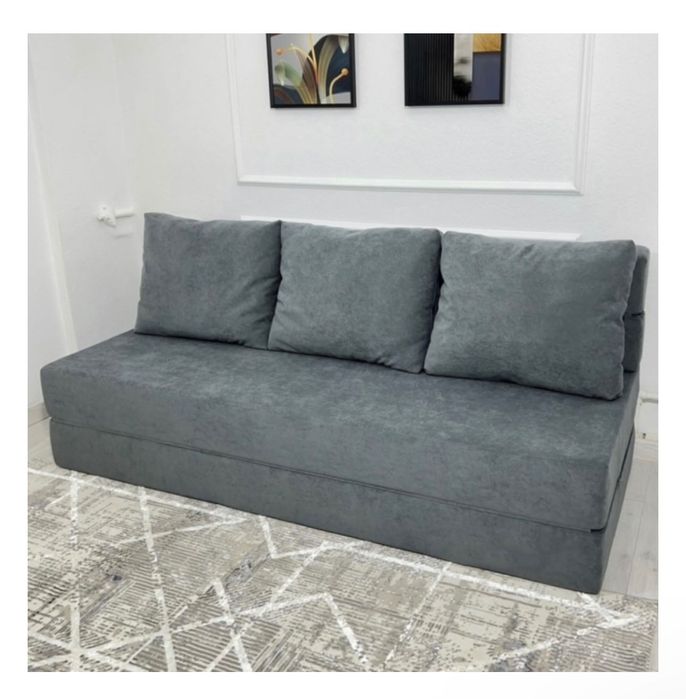 Бескаркасный диван в отличном состоянии