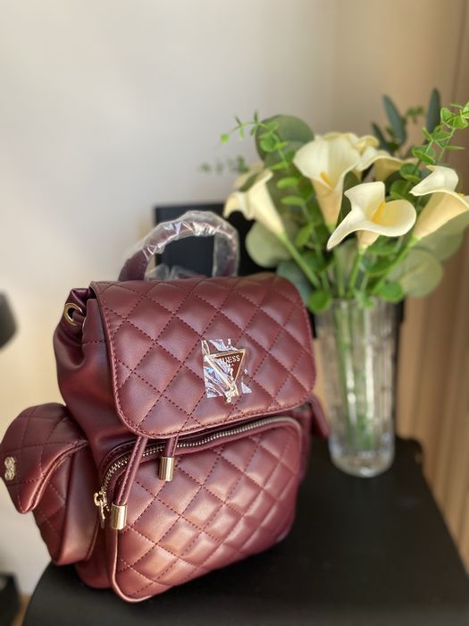 Нова раница GUESS