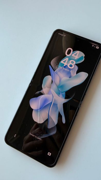 Samaung Z Flip 4