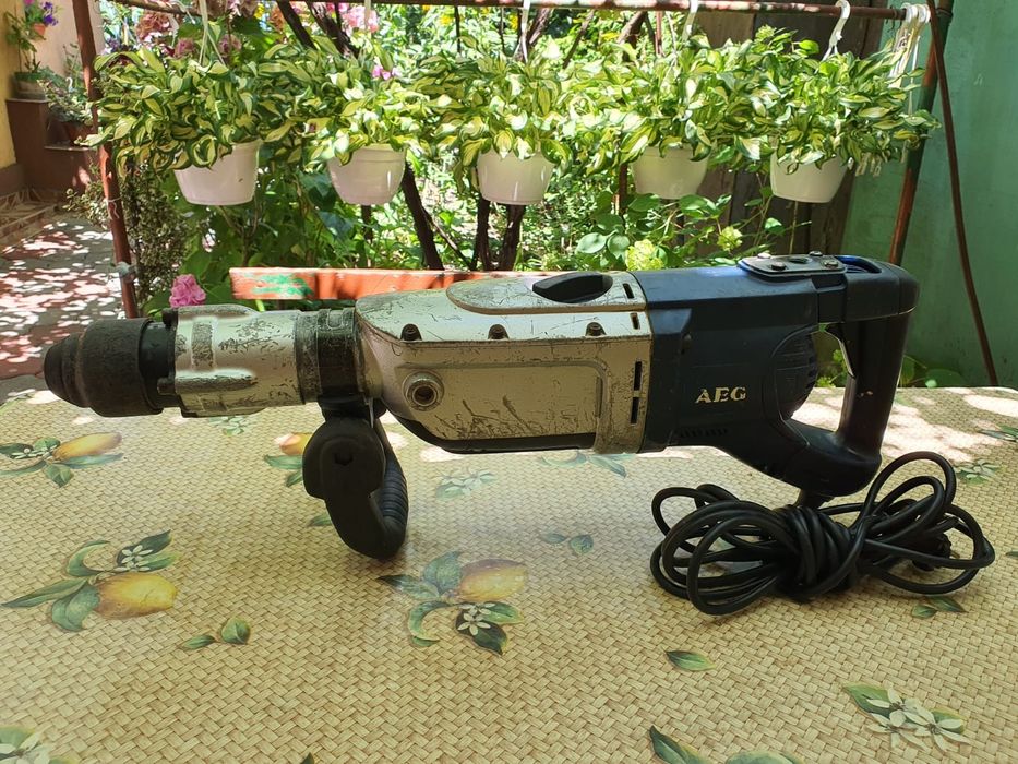 Ciocan rotopercutor profesional SDS-Max + dalta si burghiu