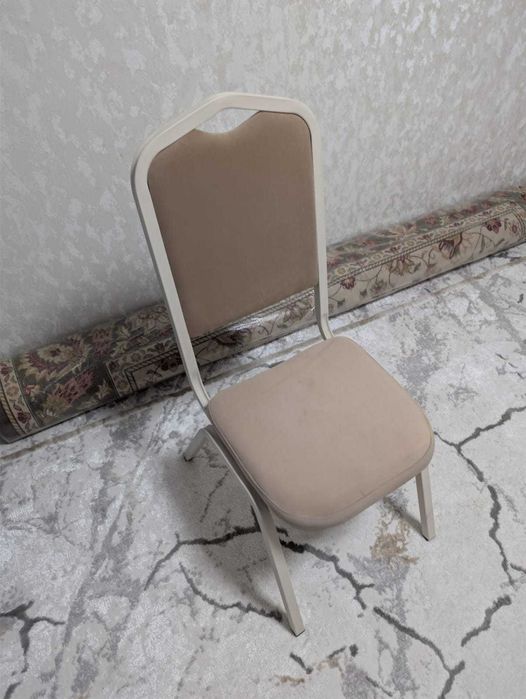 Продам 4 стула б/у