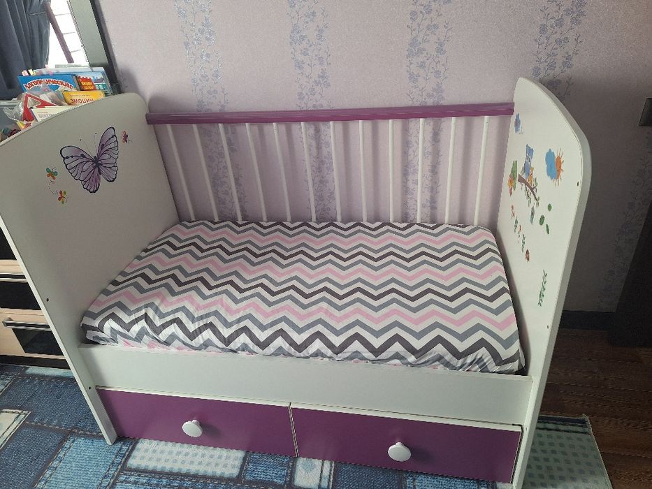 Детская кроватка