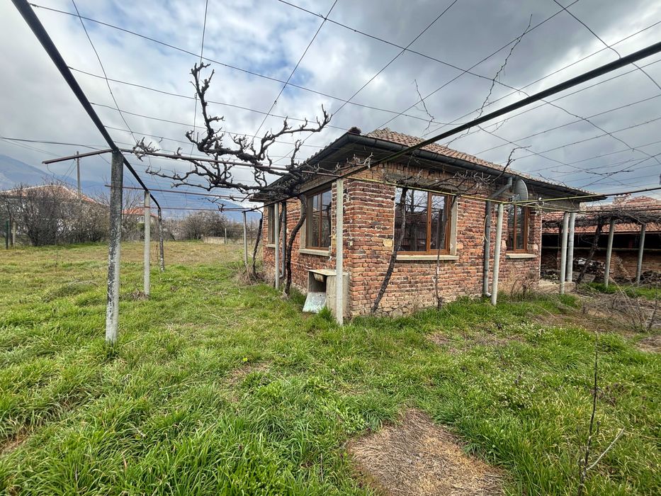 КЪЩА с ГОЛЯМ ДВОР в с. Васил Левски