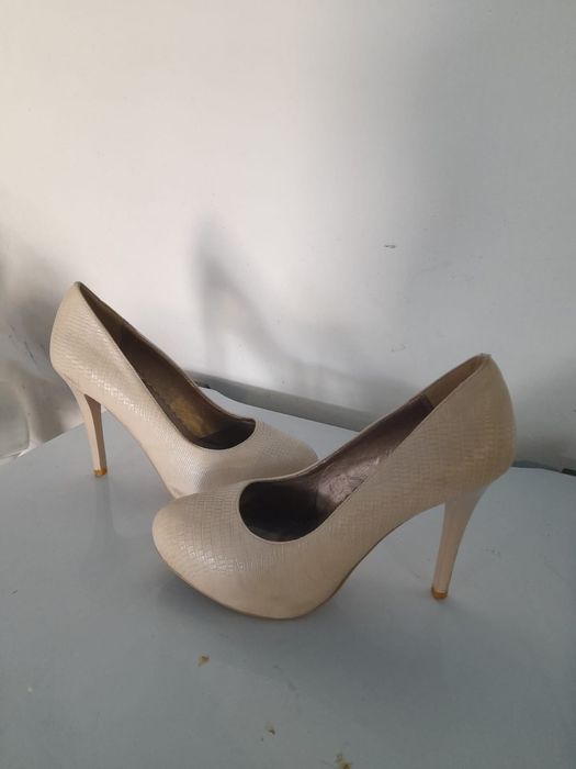 Продаётся туфли.