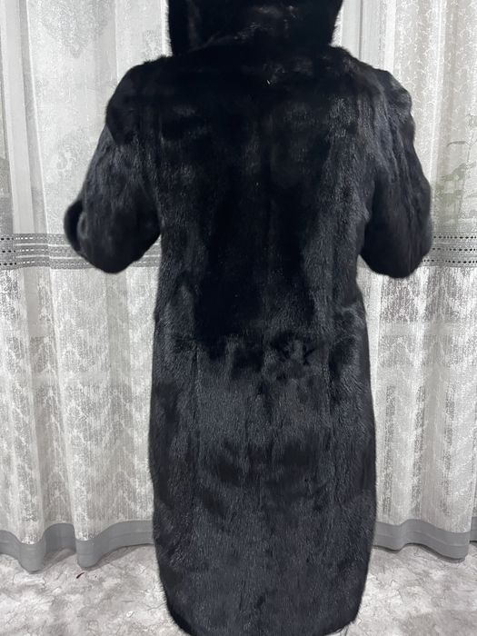 Продам норковую шубу