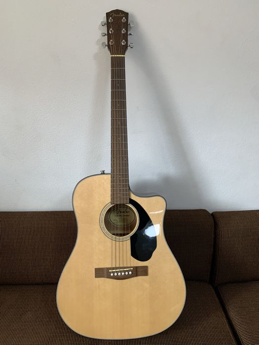 Chitară Fender electro-acustică