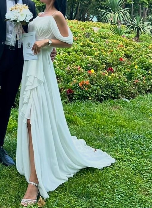 Официална бяла рокля