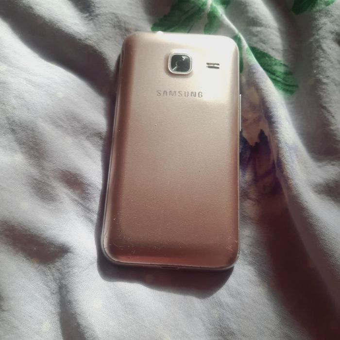 Продаю Samsung J1 mini